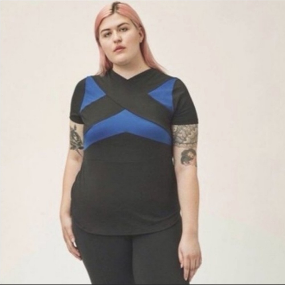 Universal Standard Game XXS workout top Power Move Tee black blue short sleeves